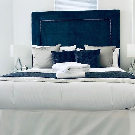 Snapos Luxury Serviced Apartment - Meridian House Bedford Bagian luar foto