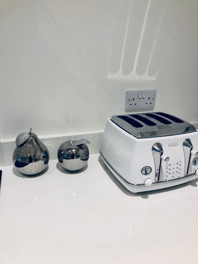 Snapos Luxury Serviced Apartment - Meridian House Bedford Bagian luar foto