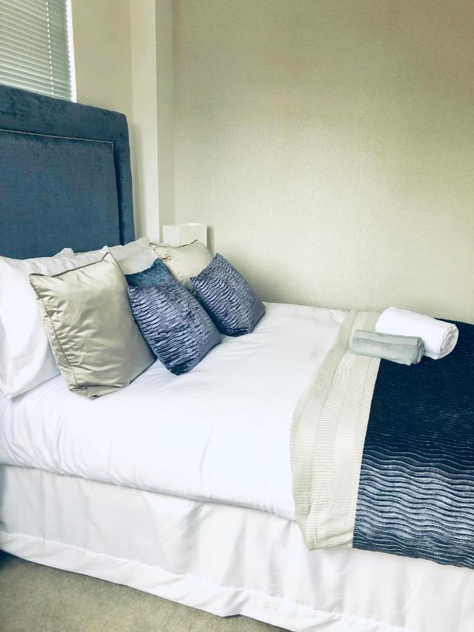 Snapos Luxury Serviced Apartment - Meridian House Bedford Bagian luar foto