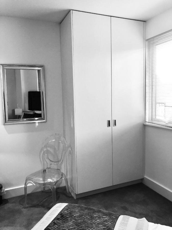 Snapos Luxury Serviced Apartment - Meridian House Bedford Bagian luar foto