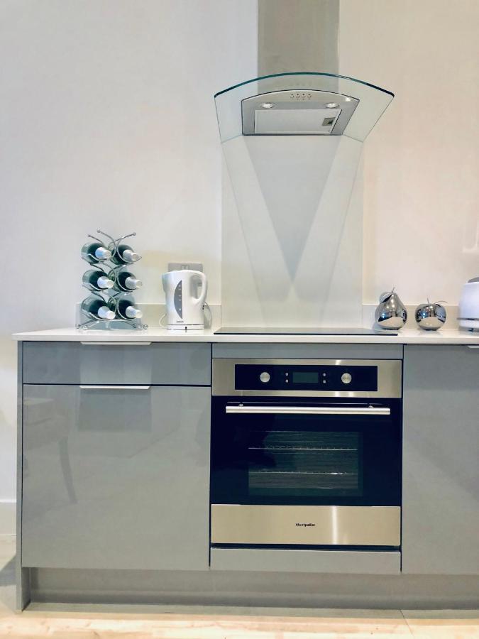 Snapos Luxury Serviced Apartment - Meridian House Bedford Bagian luar foto