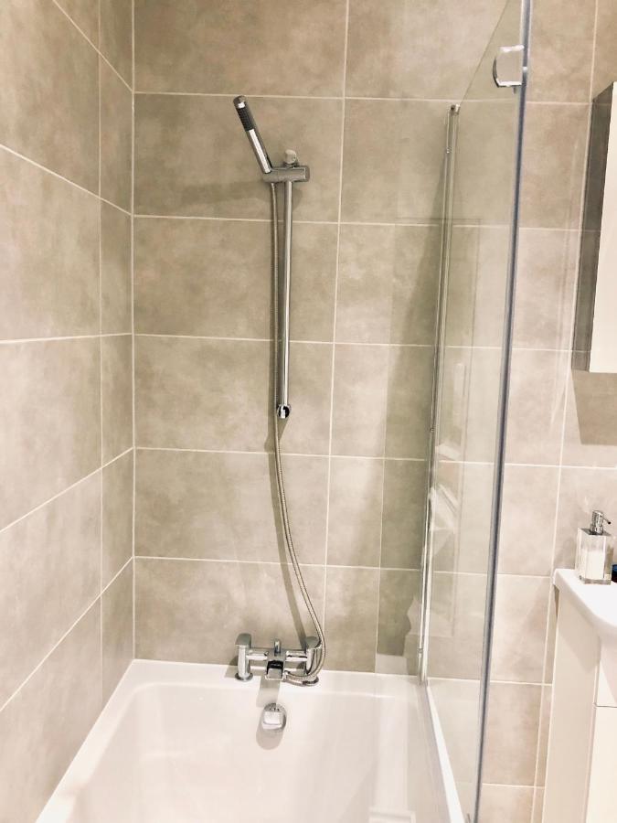 Snapos Luxury Serviced Apartment - Meridian House Bedford Bagian luar foto