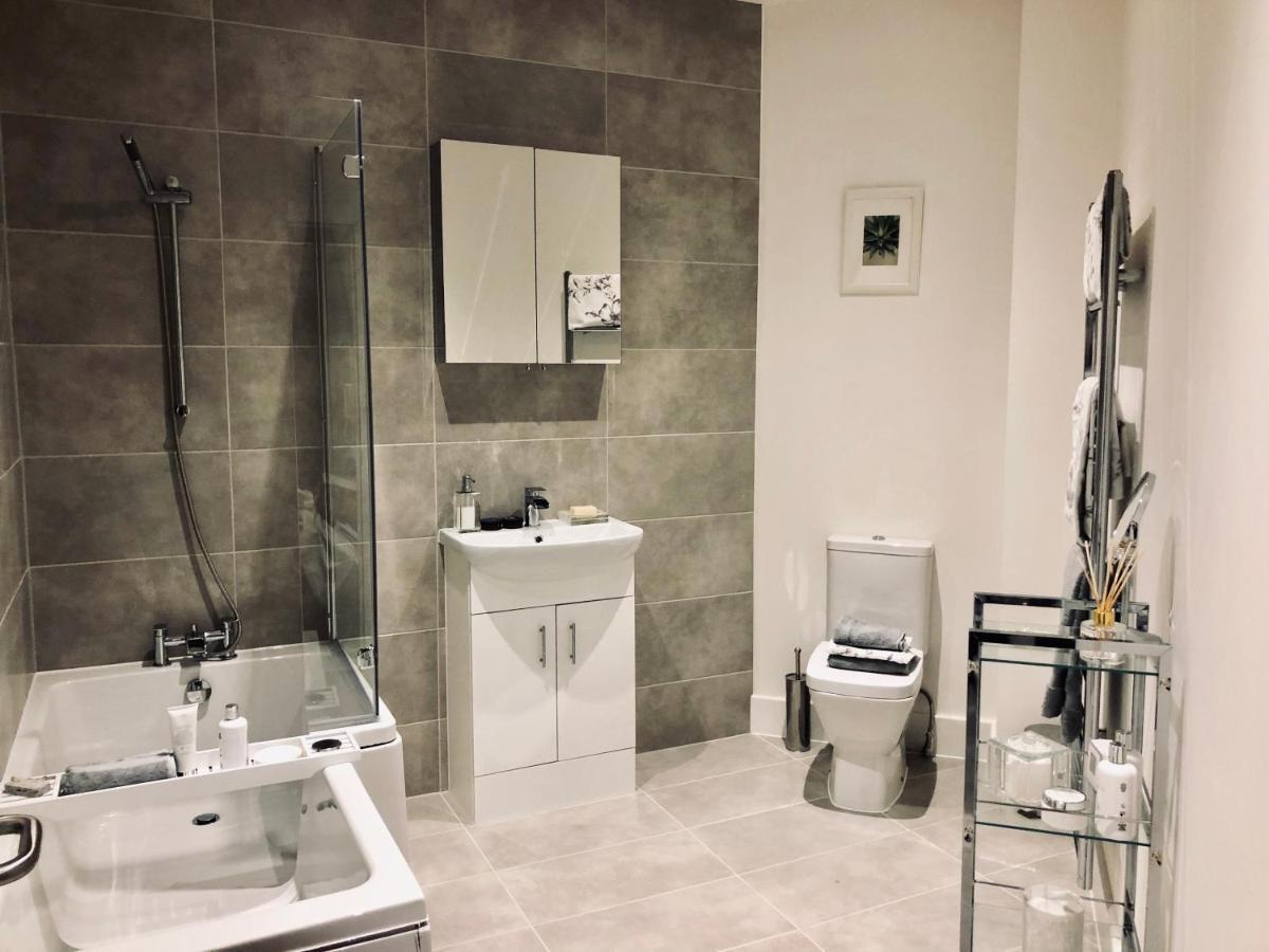 Snapos Luxury Serviced Apartment - Meridian House Bedford Bagian luar foto