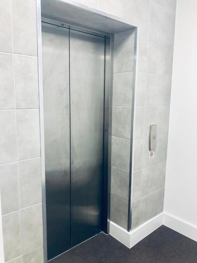 Snapos Luxury Serviced Apartment - Meridian House Bedford Bagian luar foto