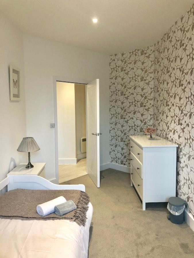 Snapos Luxury Serviced Apartment - Meridian House Bedford Bagian luar foto