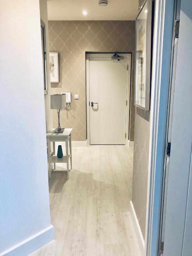 Snapos Luxury Serviced Apartment - Meridian House Bedford Bagian luar foto