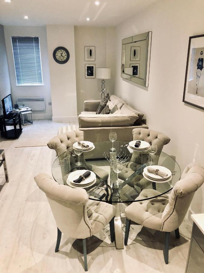 Snapos Luxury Serviced Apartment - Meridian House Bedford Bagian luar foto