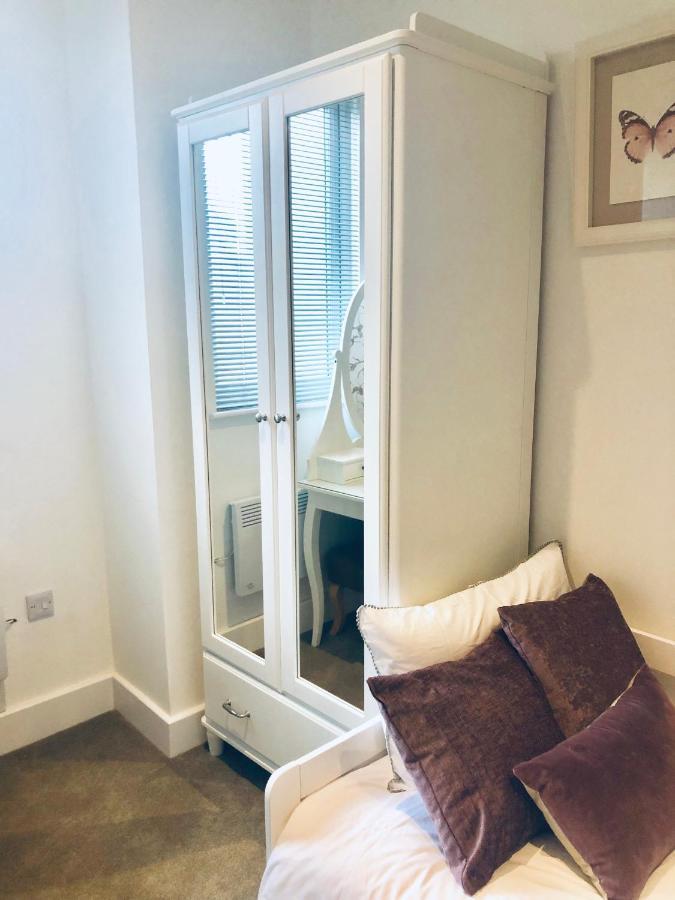 Snapos Luxury Serviced Apartment - Meridian House Bedford Bagian luar foto