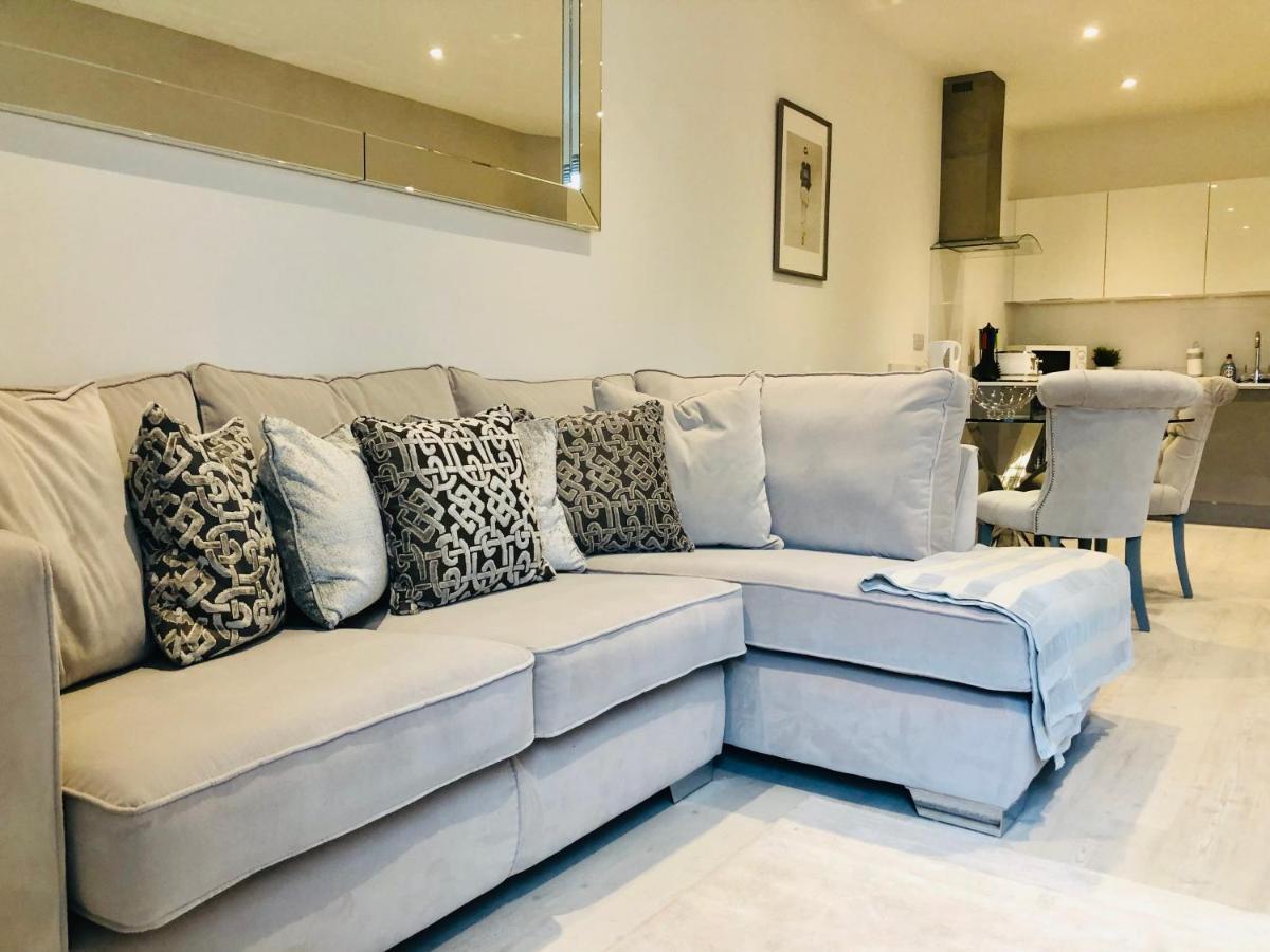 Snapos Luxury Serviced Apartment - Meridian House Bedford Bagian luar foto