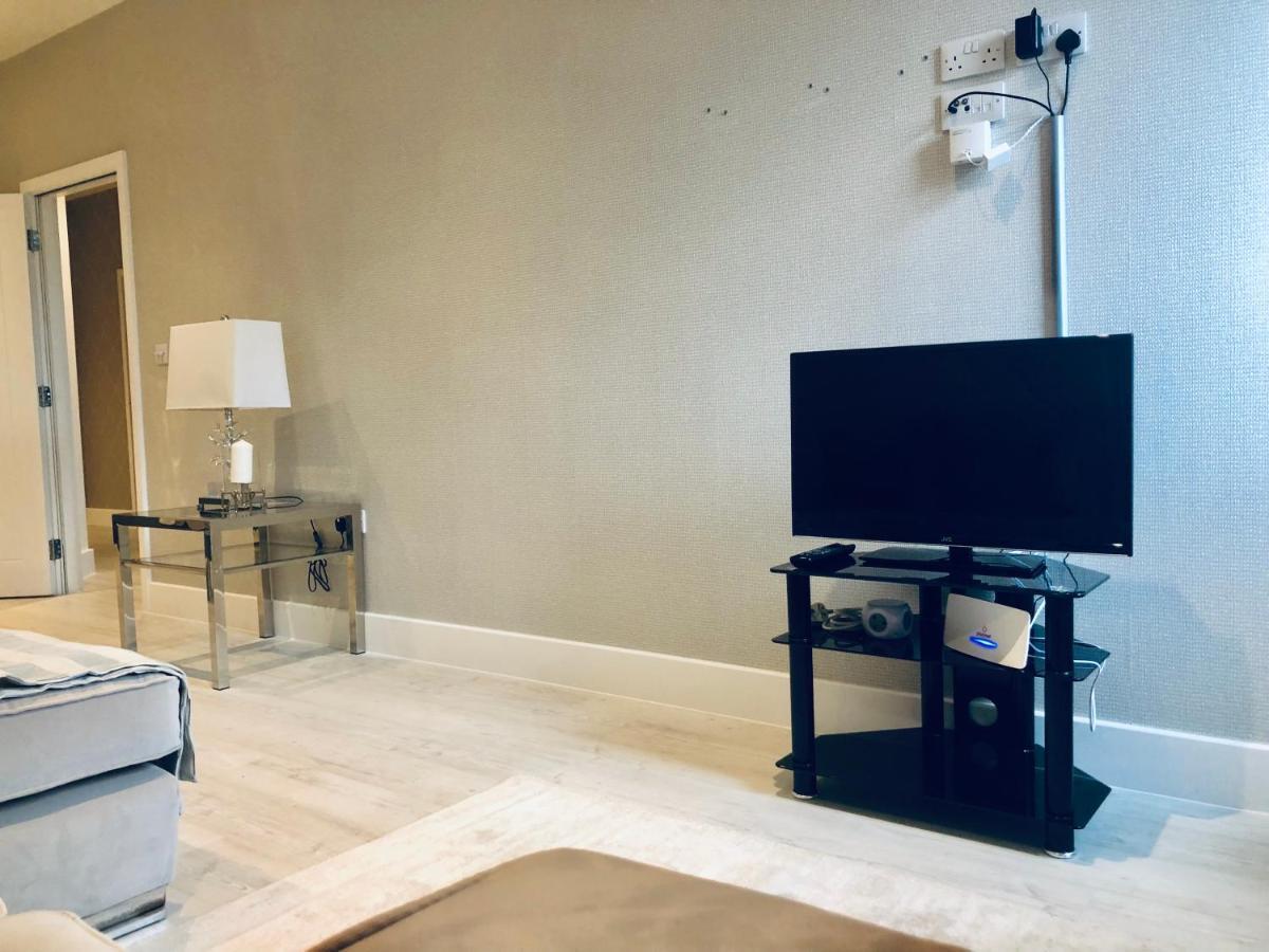 Snapos Luxury Serviced Apartment - Meridian House Bedford Bagian luar foto