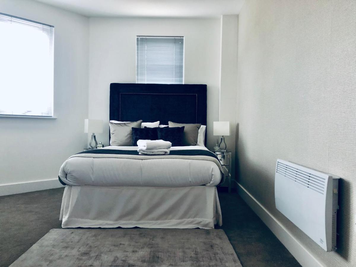 Snapos Luxury Serviced Apartment - Meridian House Bedford Bagian luar foto