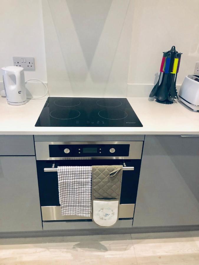Snapos Luxury Serviced Apartment - Meridian House Bedford Bagian luar foto