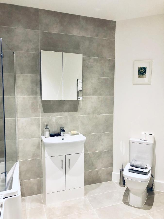 Snapos Luxury Serviced Apartment - Meridian House Bedford Bagian luar foto