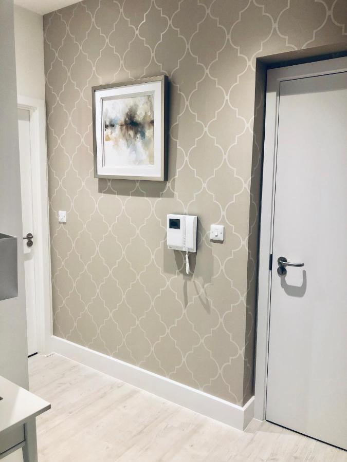 Snapos Luxury Serviced Apartment - Meridian House Bedford Bagian luar foto